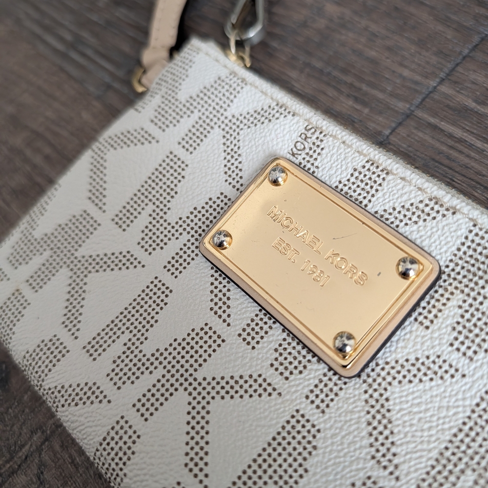 Michael Kors Monogram Cream Wristlet - Picture 2 of 4